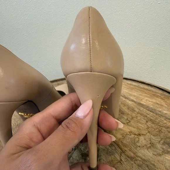 Prada Capretto Basic Leather Pumps 37 - Picture 9 of 9